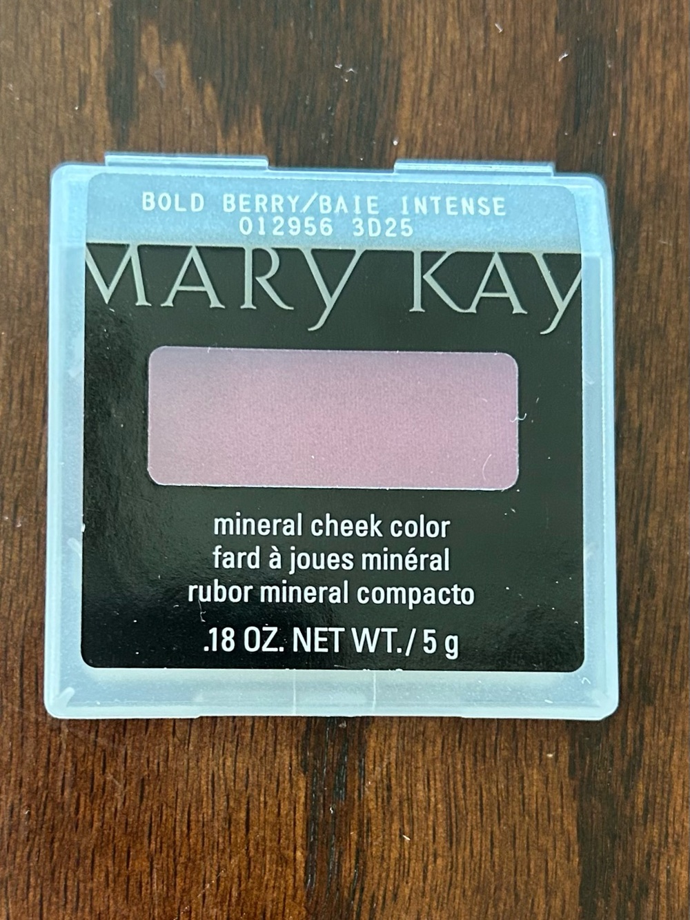 Mary Kay 012956 Bold Berry Mineral Cheek Color .18 Oz (New in Box) Discontinued.